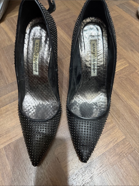 Manolo Blahnik Black Pointed-Toe Studded Pumps 37